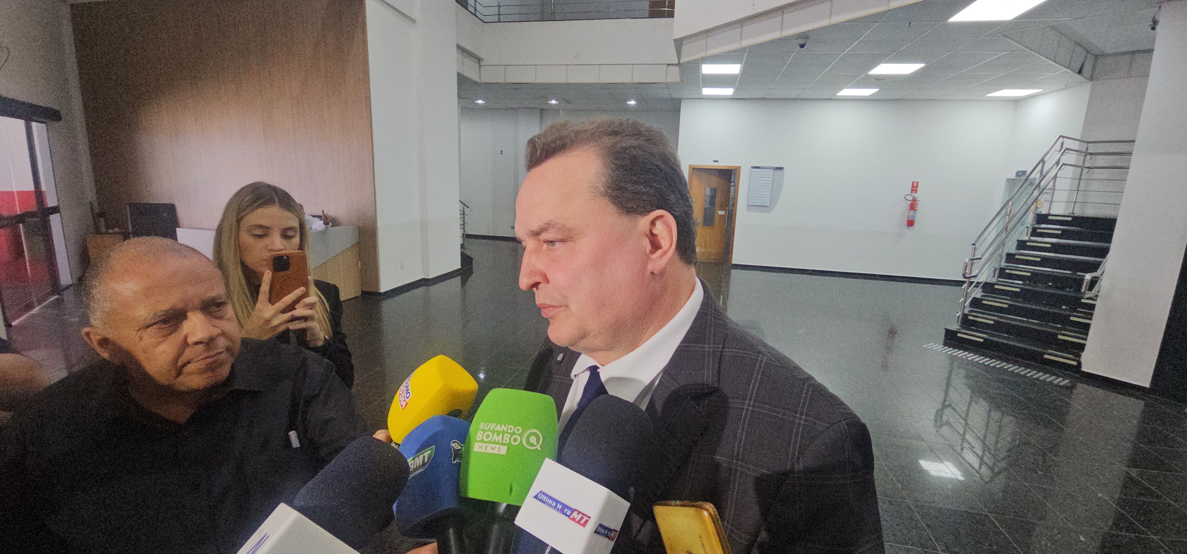 Max Russi reage a proposta de terceirização e diz que Santa Casa deve permanecer aberta