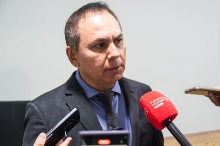 Dilemário mantém candidatura à Câmara e critica "mudança no regimento  " para reeleição de Paula Calil