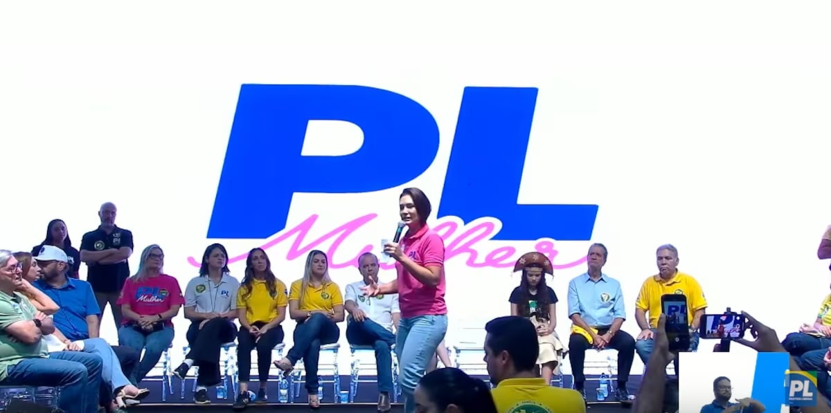 Michelle chama Lula de 'pinguço' e diz que Jair Bolsonaro vai voltar à presidência