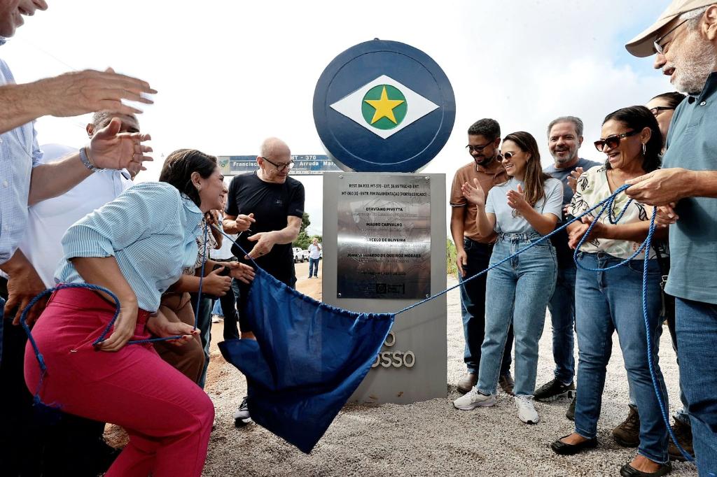 MT entrega MT-370 e MT-451 e impulsiona turismo no Pantanal