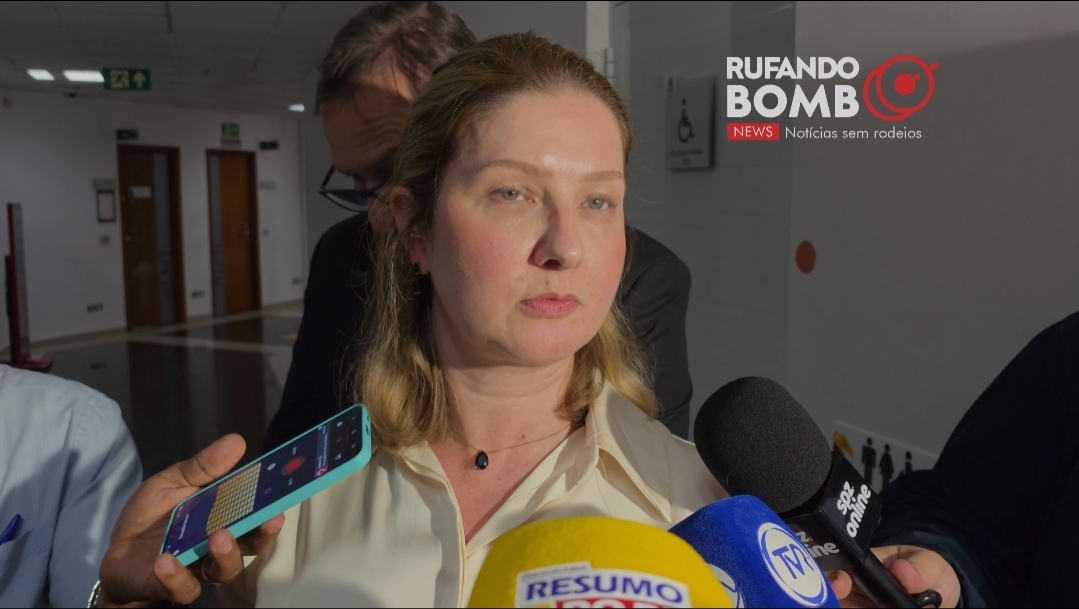 “Não sou a mulher da Saúde”, diz Caroline Dubbs Campos durante depoimento na CPI da Saúde 
