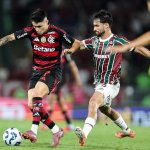 “Não chuta a perna”, diz árbitro do VAR em polêmico lance no Fla x Flu