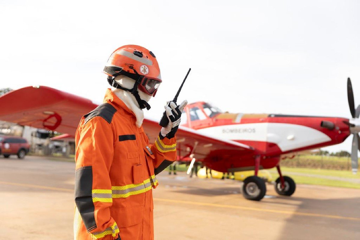 Bombeiros controlam incêndio em Guiratinga e combatem dois outros focos em Mato Grosso