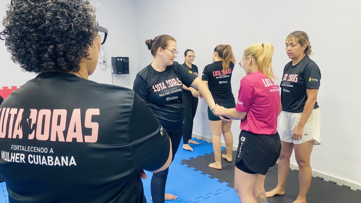 Programa Lutadoras oferece aulas gratuitas de artes marciais e defesa pessoal para mulheres em Cuiabá
