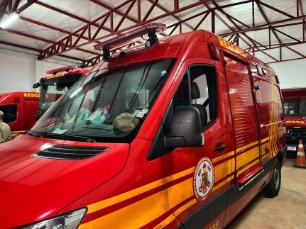Pneu esturado causa capotagem na BR-174; gestante e crianças sofrem ferimentos