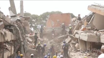 Equipes buscam sobreviventes do terremoto na Colômbia Equipes buscam sobreviventes do terremoto na Colômbia