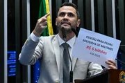 Senador Cleitinho Azevedo fala na tribuna Senador Cleitinho Azevedo fala na tribuna