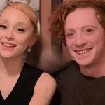 Solteira! Ariana Grande e Ethan Slater terminam namoro em segredo após três anos Solteira! Ariana Grande e Ethan Slater terminam namoro em segredo após três anos