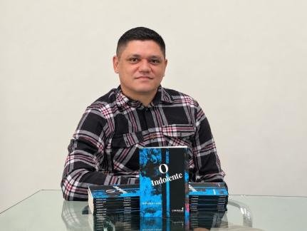 Jornalista mato-grossense Wellinton Cunha lança romance existencialista "O Indolente"