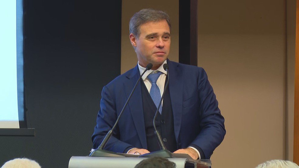 Mendonça sinalizafavor de manter inquéritos sobre Lulinha no STF
