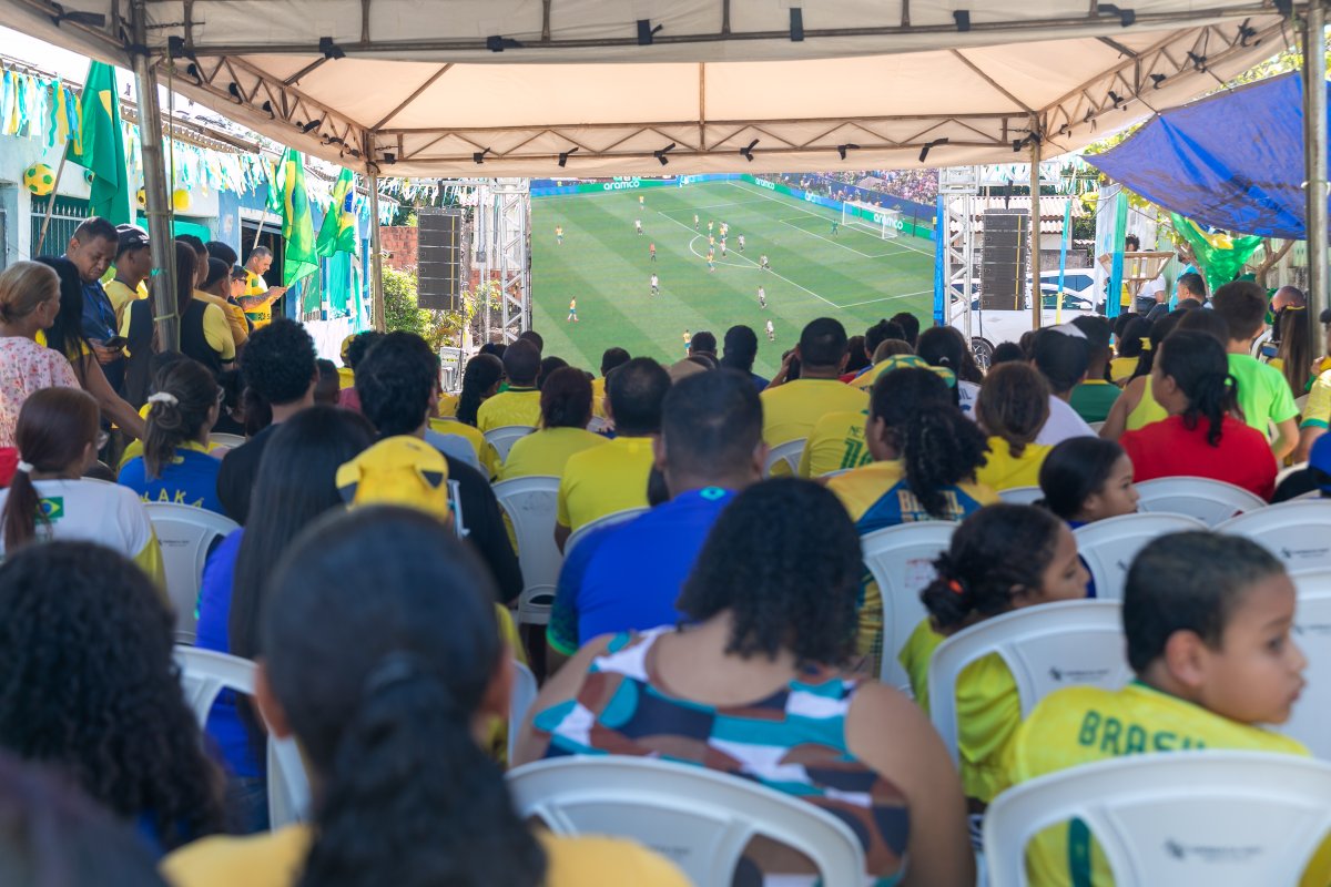 Prefeitura de Cuiabá instala telões em ruas para torcedores acompanharem Brasil x Japão
