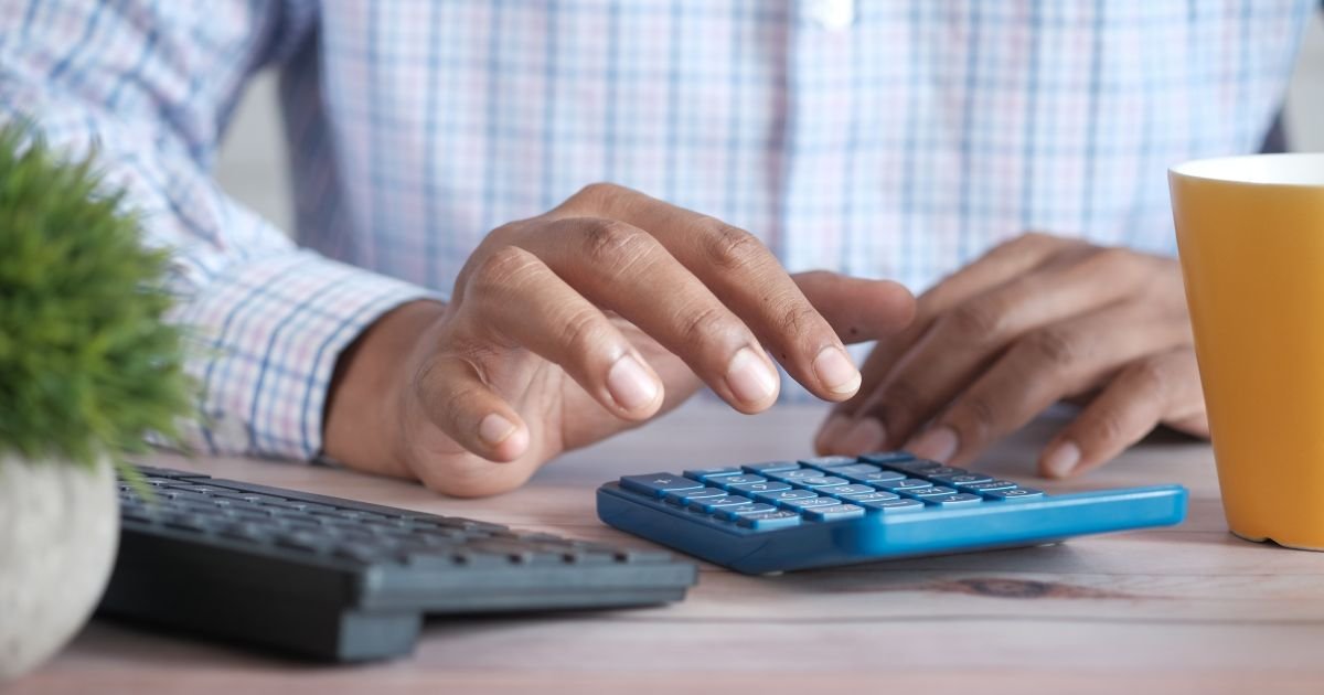 PMEs brasileiras perdem 97 milhões de horas semanais com burocracia e gestão manual