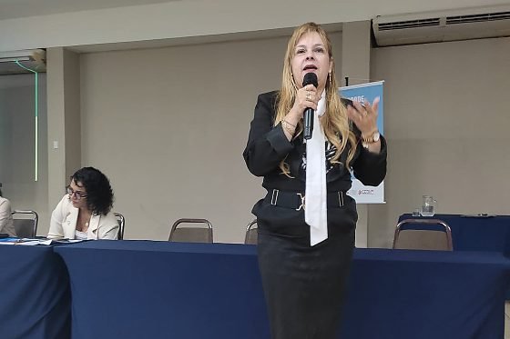 Secretária de Saúde de Várzea Grande participa de seminário estadual contra tráfico de pessoas e exploração sexual