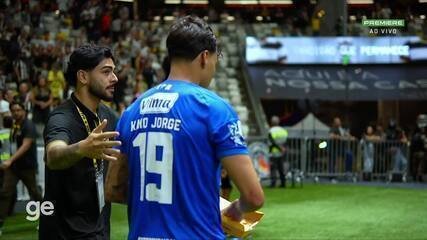 Kaio Jorge provoca torcida do Atlético-MG com milho