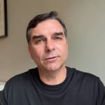 Aliado de Trump diz que Flávio Bolsonaro chegou aos EUA “em segurança”