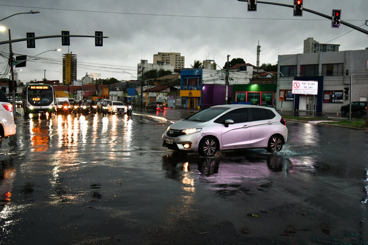Chuva de madrugada em Cuiabá registra 99mm e atinge quase totalidade do volume esperado para outubro