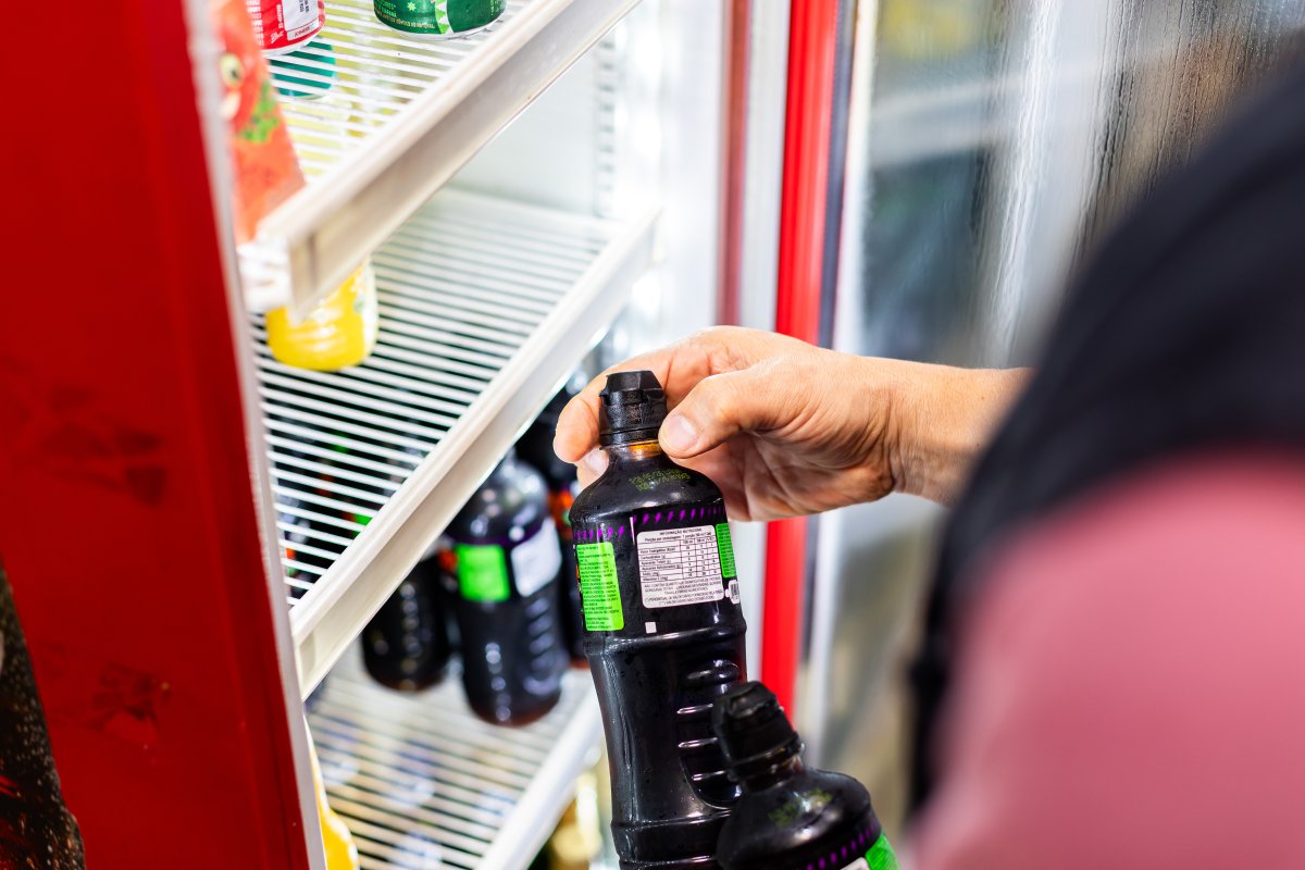 Clube em Cuiabá tem cantina interditada por produtos vencidos e irregularidades sanitárias