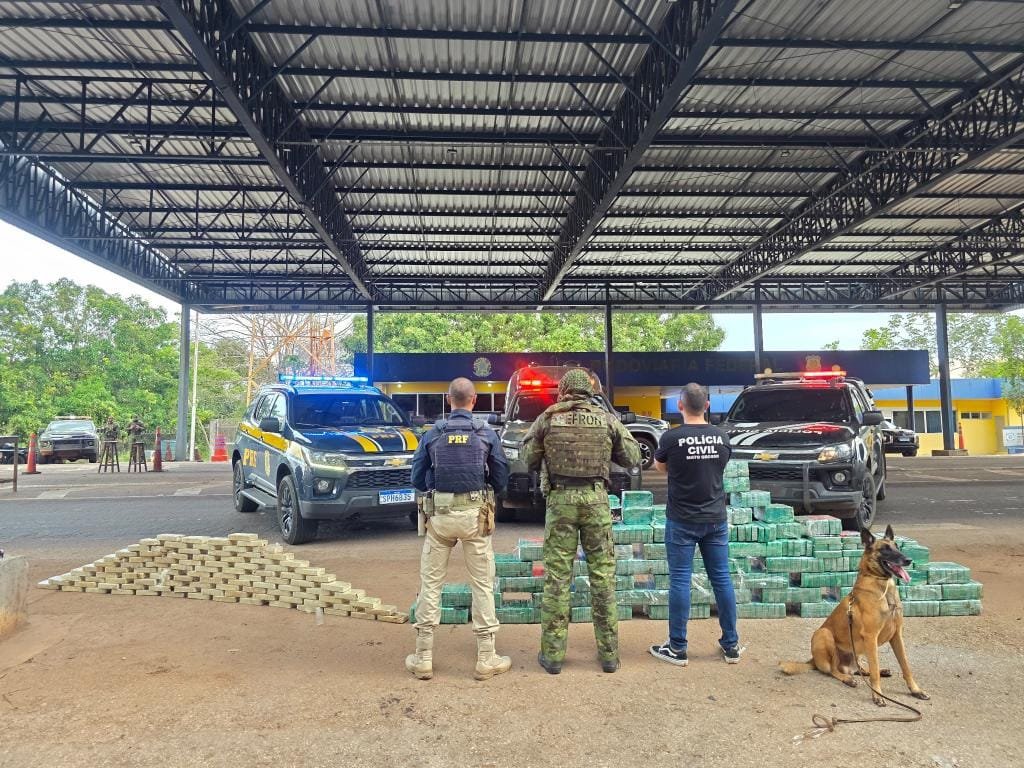 Operação conjunta apreende 550 quilos de cocaína e prende três suspeitos em Jangada