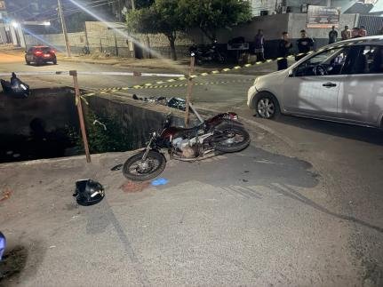 Motociclista morre após ser arremessado em córrego em Cuiabá; motorista sem CNH é detido