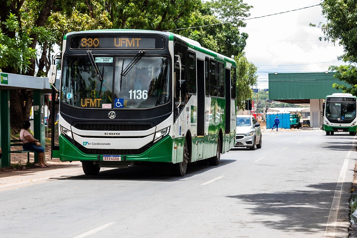 Cuiabá expande passe livre estudantil com ônibus gratuito 24 horas por dia
