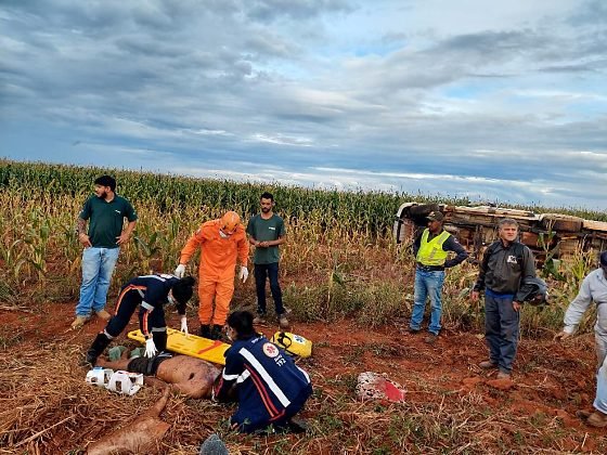 Caminhonete capota na MT-140 entre Campo Verde e Nova Brasilândia; uma pessoa fica ferida