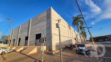 Prefeitura assina concessão de 30 anos para o terreno do Shopping Popular de Cuiabá