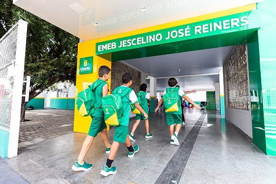 Retorno às aulas: 60 mil alunos voltam aos bancos escolares na próxima semana