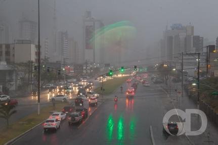 Inmet alerta 63 cidades de Mato Grosso para tempestades com granizo nos próximos dias