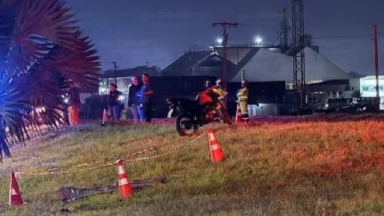 Motociclista morre após colidir em placa de sinalização na BR-163 em Nova Mutum