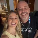 Alex Escobar volta à redação do “Globo Esporte” e ganha homenagem: “Felizes e gratos”
