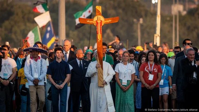 Papa Leão 14 celebra missa em referência à juventude de Gaza e da Ucrânia para 1 milhão de jovens