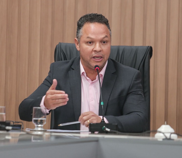 PL reage a prefeitos “insurgentes” e destitui Cláudio Ferreira do comando do partido em Rondonópolis