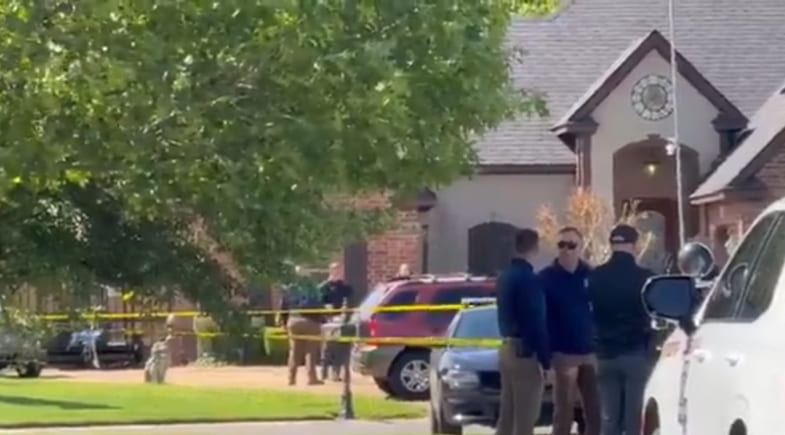 Polícia diz que atirador matou oito crianças em ataques a casas nos Estados Unidos