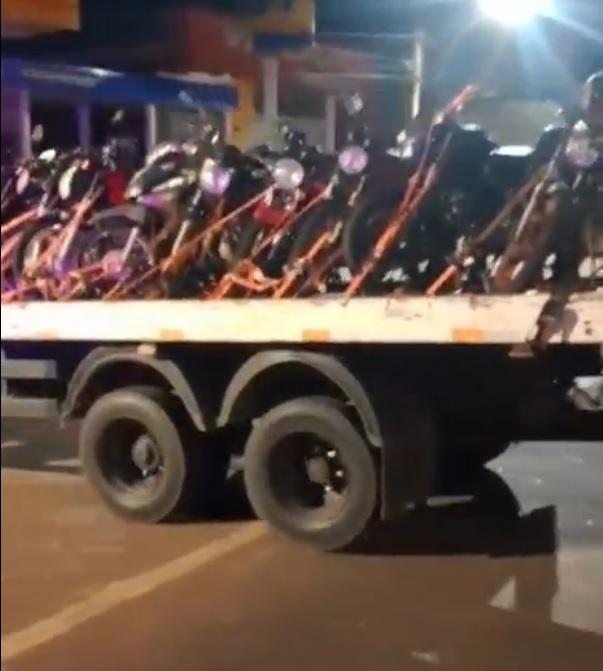 Polícia Militar frustra "rolezinho de Natal" em MT e apreende trinta motocicletas irregulares