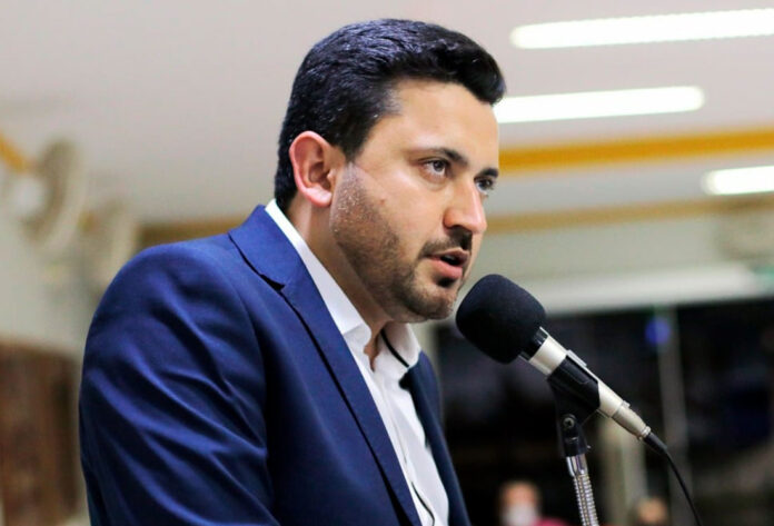 Prefeito de Colíder assume presidência da AMM após saída de Bortolin para disputar eleição