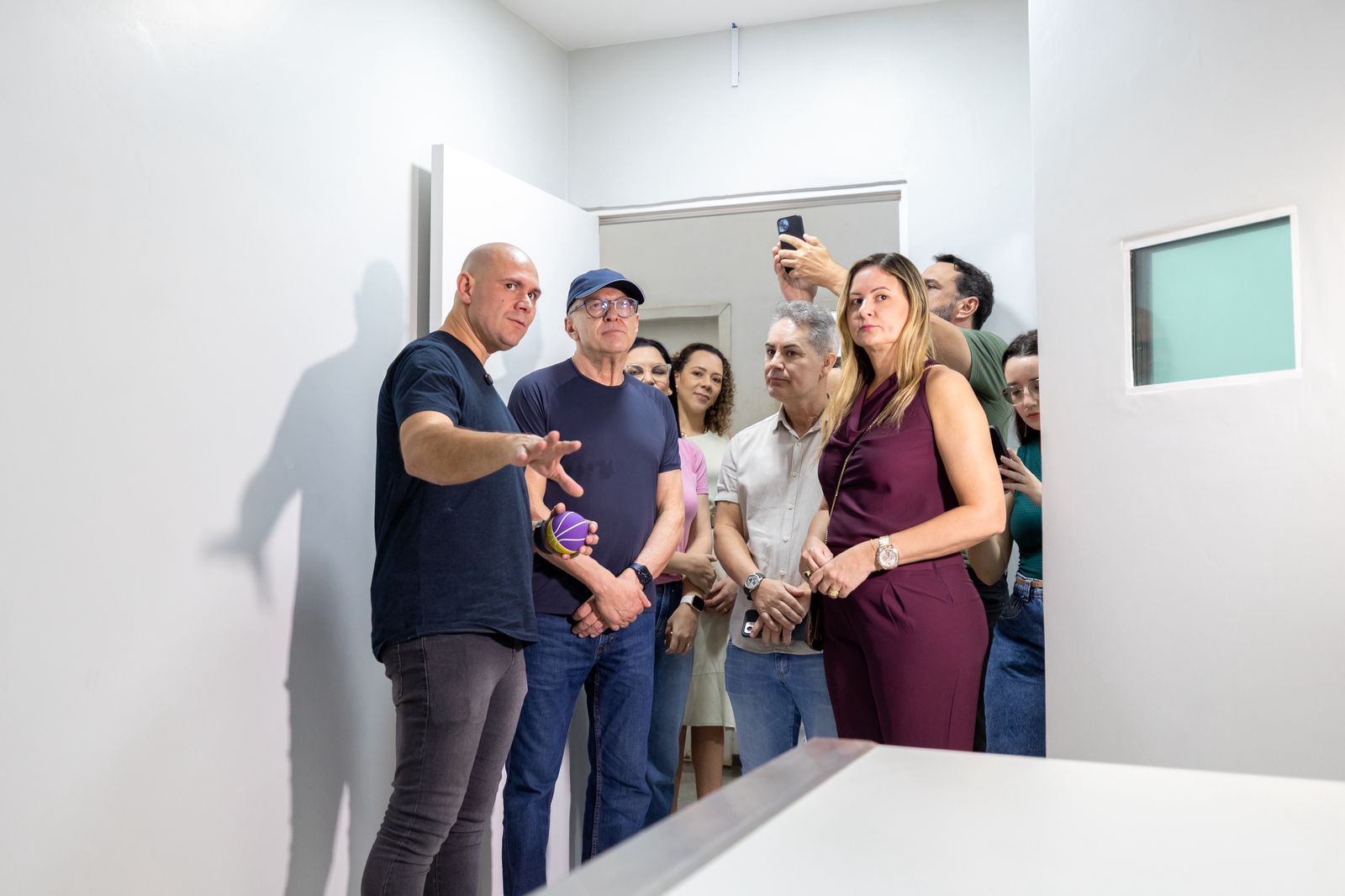 Prefeito e vice-governador vistoriam novo Centro de Raio-X no Pedra 90