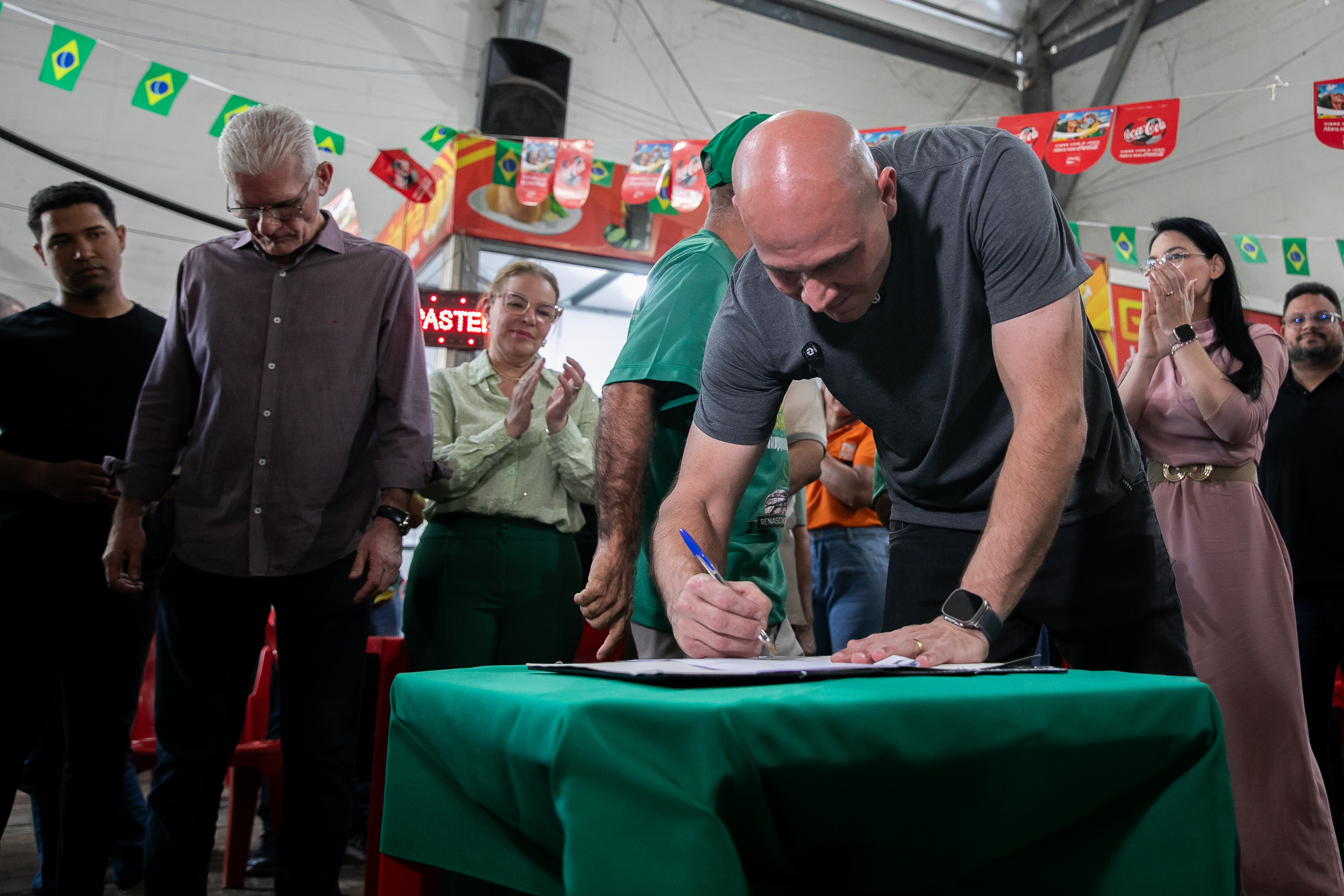 Prefeito formaliza concessão de 30 anos para Shopping Popular de Cuiabá com segurança jurídica