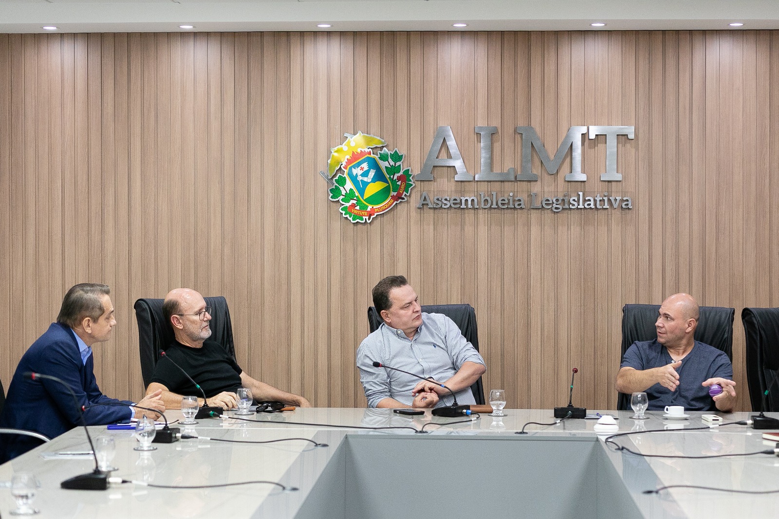 Prefeito se reúne com presidente da ALMT para discutir território do Hospital Júlio Müller