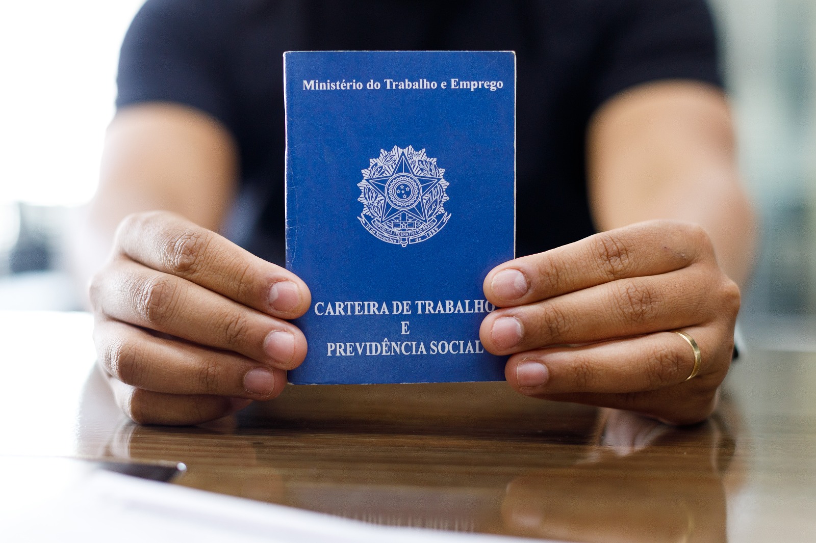 Prefeitura de Cuiabá disponibiliza 325 vagas de emprego com salários até R$ 7,4 mil