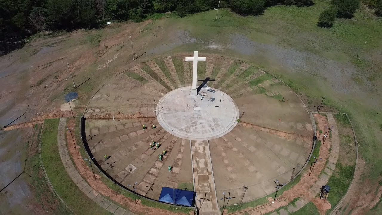 Prefeitura revitaliza Cruz do Papa para celebração dos 35 anos da visita de João Paulo II a Cuiabá