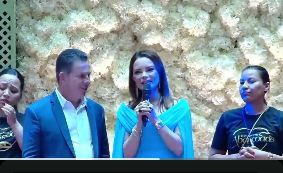 Primeira-dama deixa escapar saída de Mauro Mendes do governo em abril durante evento