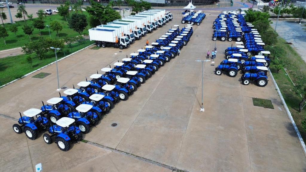 Programa Empaer Máquinas entrega 120 tratores para agricultura familiar