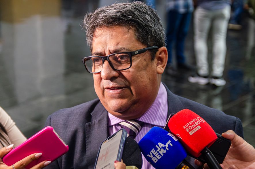“Retrato de vice não se vê na parede”, diz Ananias ao negar aliança com Pivetta