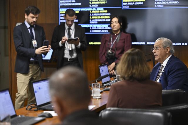 Senado aprova projeto de Jayme Campos para reforçar proteção a mulheres