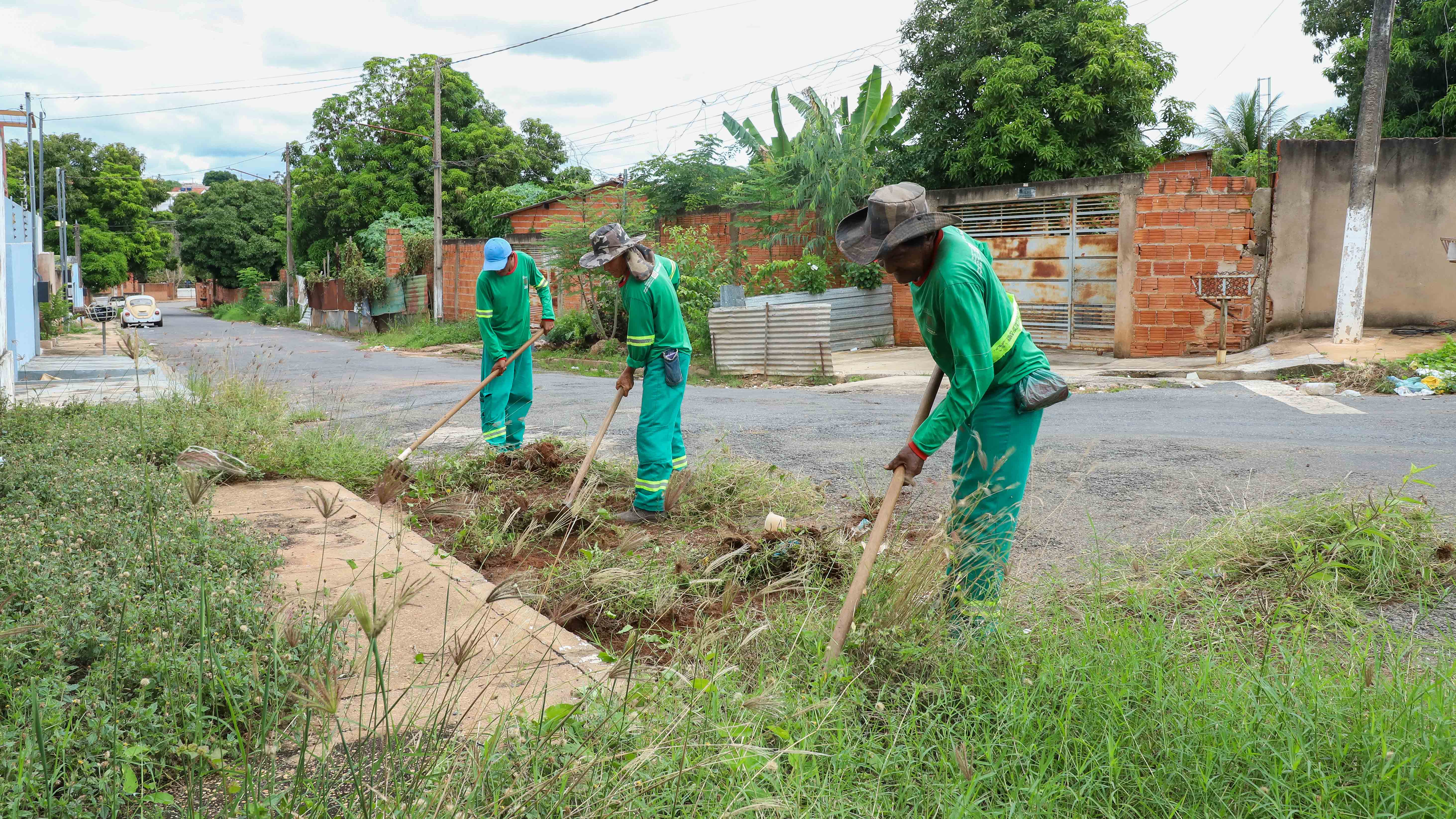 VG em Ação intensifica serviços urbanos e atende diversos bairros de Várzea Grande nesta segunda-feira