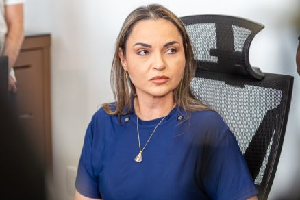 Vice-prefeita rebate polêmica da maca na Semob: “Nunca usei, foi para projetos