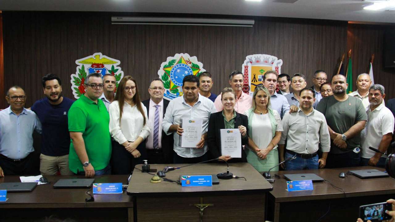 Wanderley Cerqueira detalha trâmite do PPA 2026-2029 entregue pela prefeita Flávia Moretti